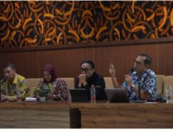 RAPAT PANJA DPRD SULAWESI BARAT DENGAN TIM PAKAR UNIVERSITAS HASANUDDIN BAHAS EVALUASI LKPJ GUBERNUR 2023